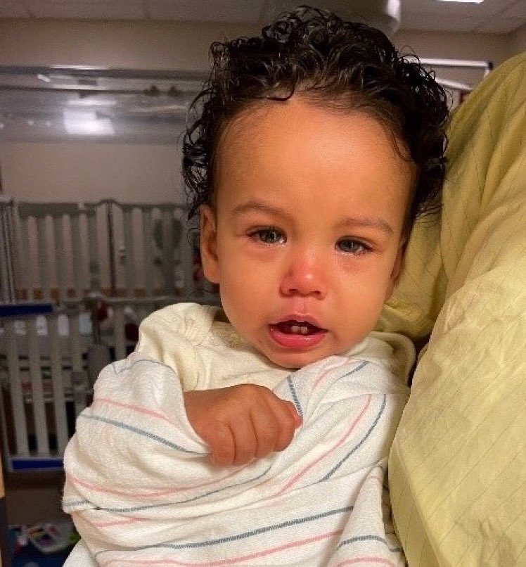 MorganWolfeNews's tweet photo. HELP— Do you recognize this 10 mo old? She was found on a train at @mspairport (Aug.21) 

Police say the woman w/ her was having a mental crisis. They don’t believe she is her guardian or parent. The toddler doesn’t match any missing reports. Call 911 if you know her! https://t.co/9rPv6kftlt