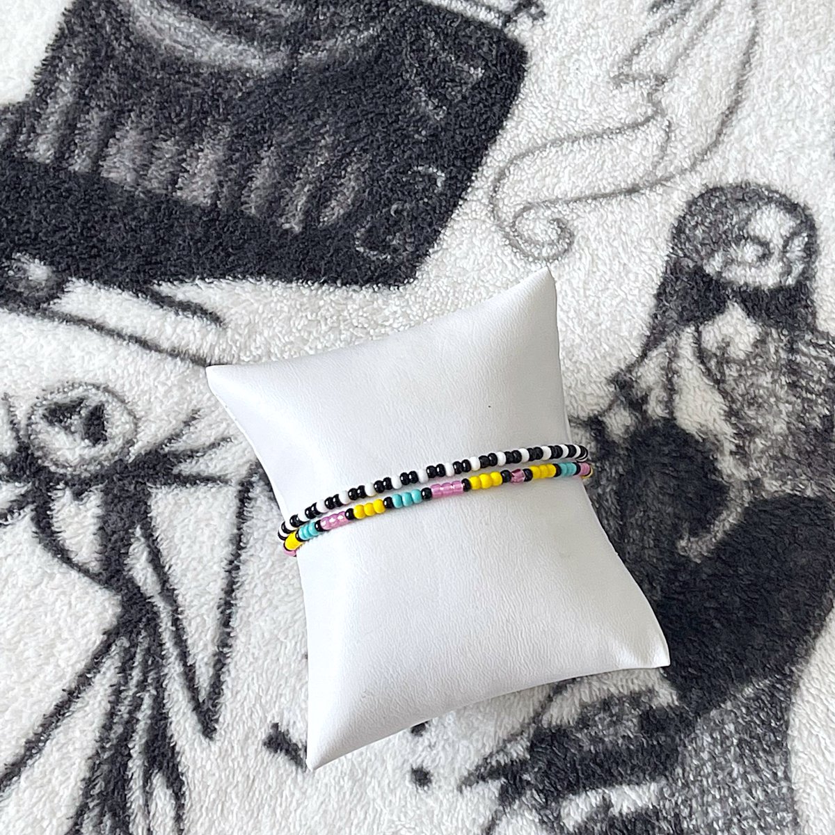 LunaByRachel's tweet image. Going to the Oogie Boogie Bash? Get your accessories here… etsy.com/listing/127190… #oogieboogie #disney #lunabyrachel #Halloween #nightmarebeforechristmas #jewelry #jackskellington #sally #zero #oogieboogie #etsy #etsyseller #stretchbracelets