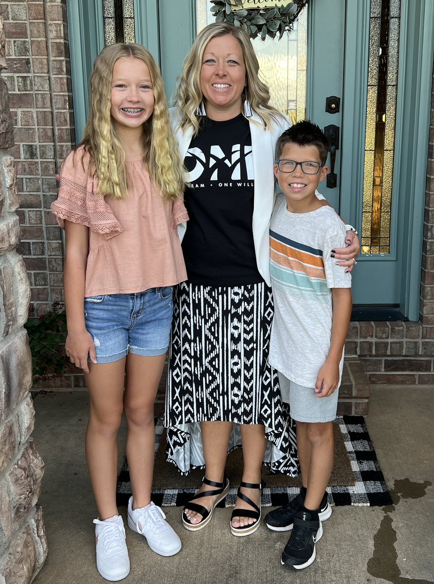 AmandaHambey's tweet photo. It was a great first day @wn_tigers!
#WillardFirstDay🖤🤍 #OneTeamOneDream🐾 #WillardNorthIsOutOfThisWorld🚀 https://t.co/0qA8wWWnW7