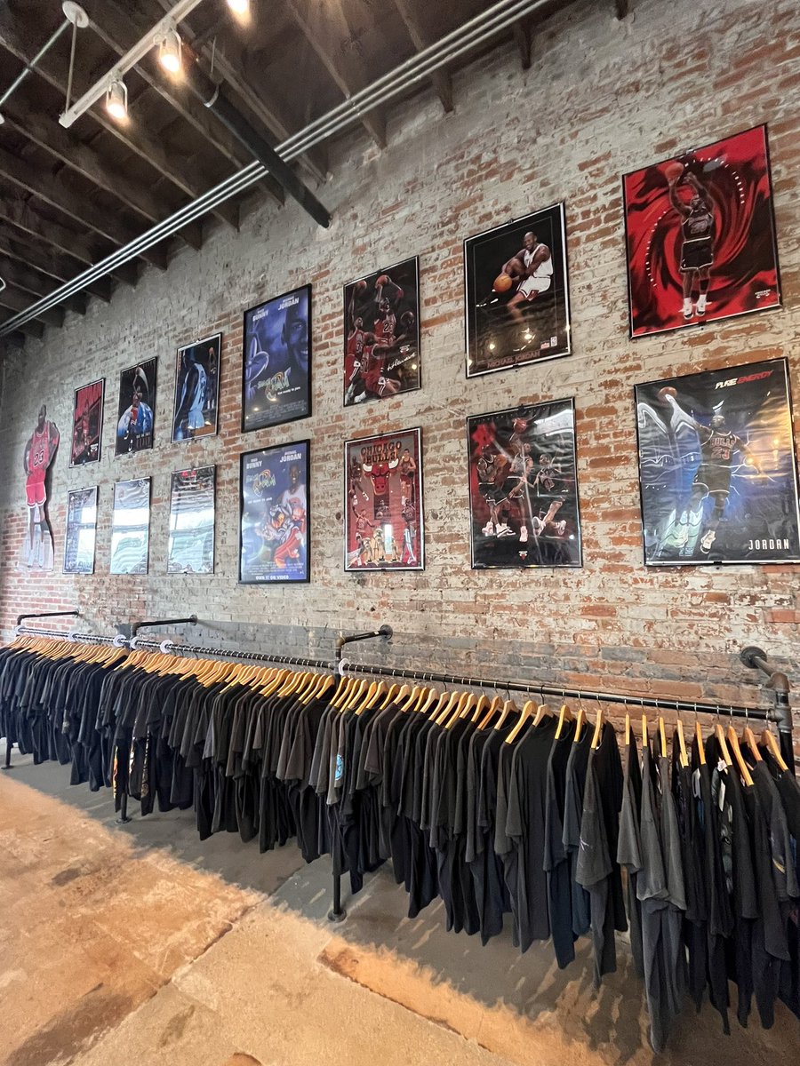STORE RESTOCKED WITH HEATTT 
PULL UP THIS WEEK !