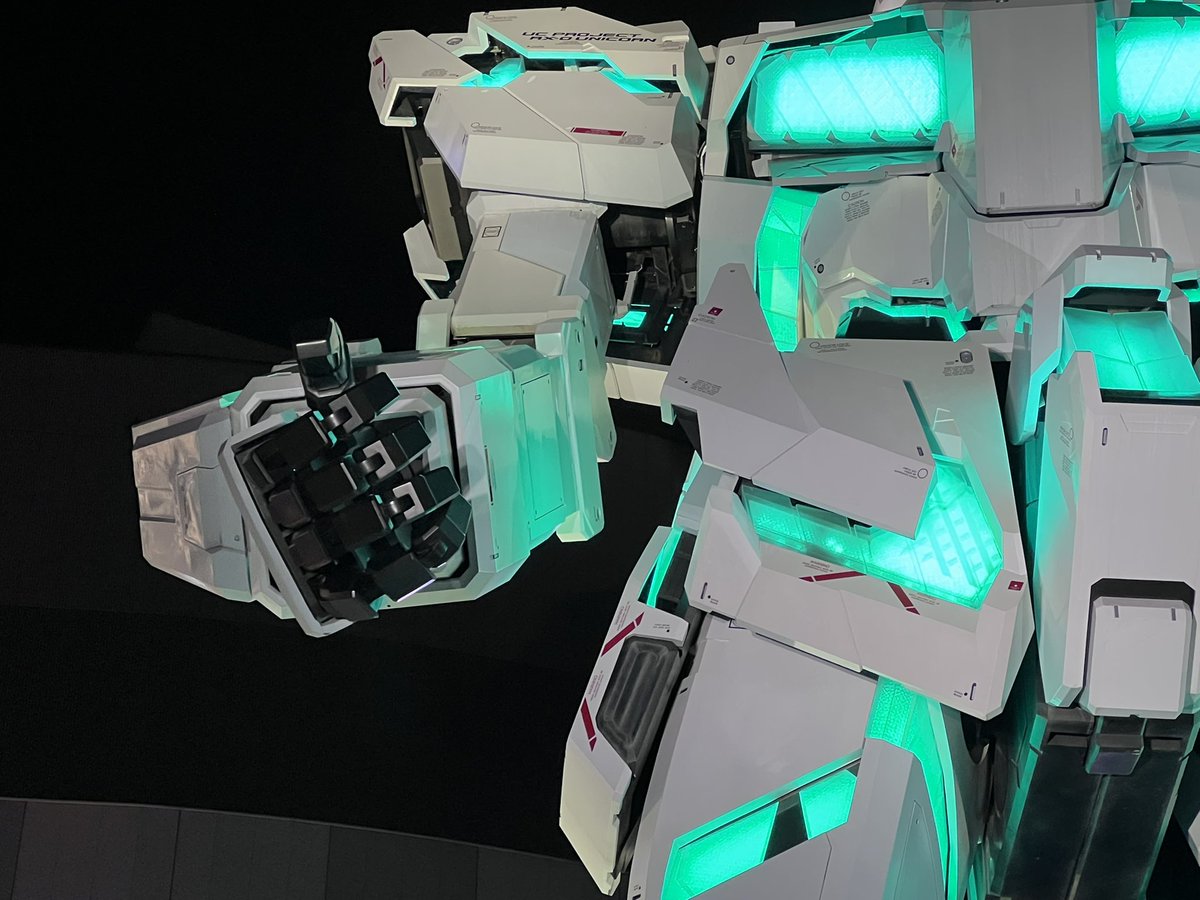 「昨日通りがかりにガンダムを軽く紹介してもらう機会を得て、実物があまりにカッコよく」|小野ハナ💛夢中のストラット【Newtype】連載中のイラスト