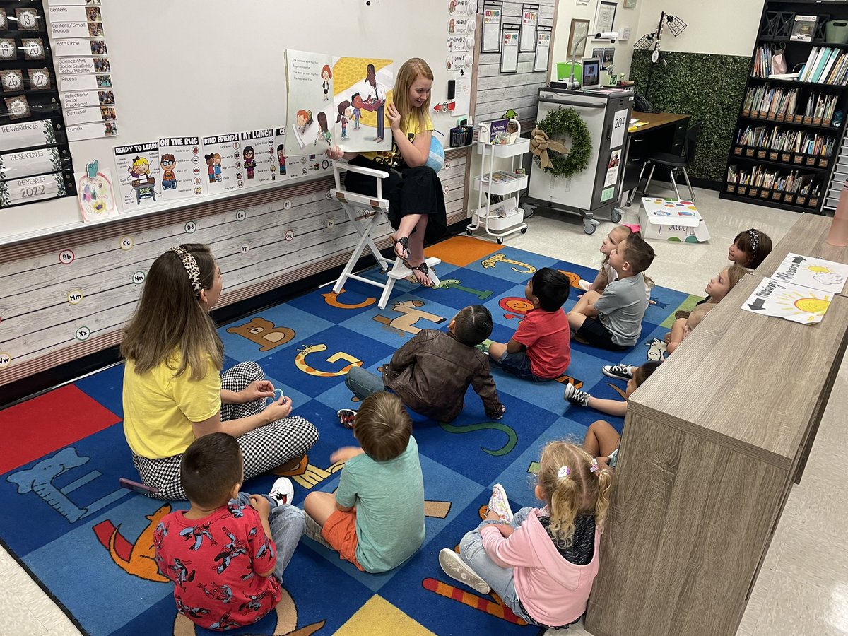 MrsWiatrek_FSES's tweet photo. What a first day full of so much life and excitement all over our hallways!! It’s so good to be back. 

2022-23, we are so #StallionReady for YOU! https://t.co/EpNt7EMZS7