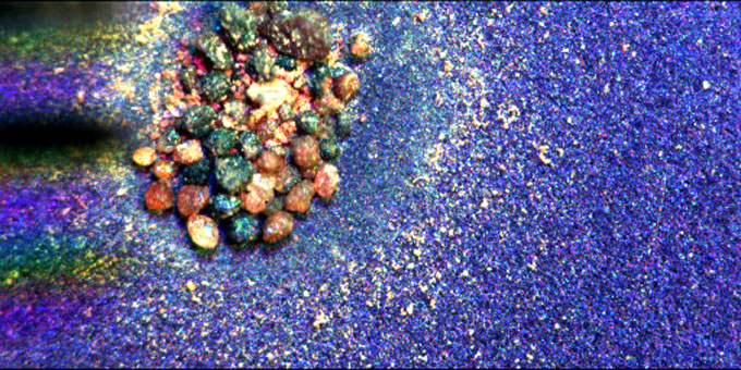 ScienceNews's tweet image. Martian sand contains dark, spherical grains that were most likely created by asteroid impacts. sciencenews.org/article/astero…