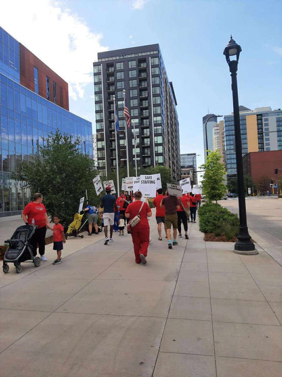 TwinCitiesCPUSA's tweet photo. We support nurses on the picket line fighting for safe working conditions!

#PatientsBeforeProfits 
#MNAReady
#UnionStrong https://t.co/J85Qdh2hfj