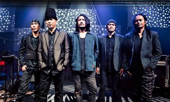 xdidiandrax's tweet photo. latest updates for indo music fans in Malaysia! 🇲🇾🇮🇩

31 aug: Nidji

3 sept: Pamungkas
9 &amp; 10 sept: Dewa 19
11 sept: Ahmad Band &amp; Mulan Jameela

1 &amp; 2 oct: Fourtwnty
14 oct: Maliq &amp; D’Essentials
31 oct: Fiersa Besari

19 nov: Ungu https://t.co/i9PxgqfsPI