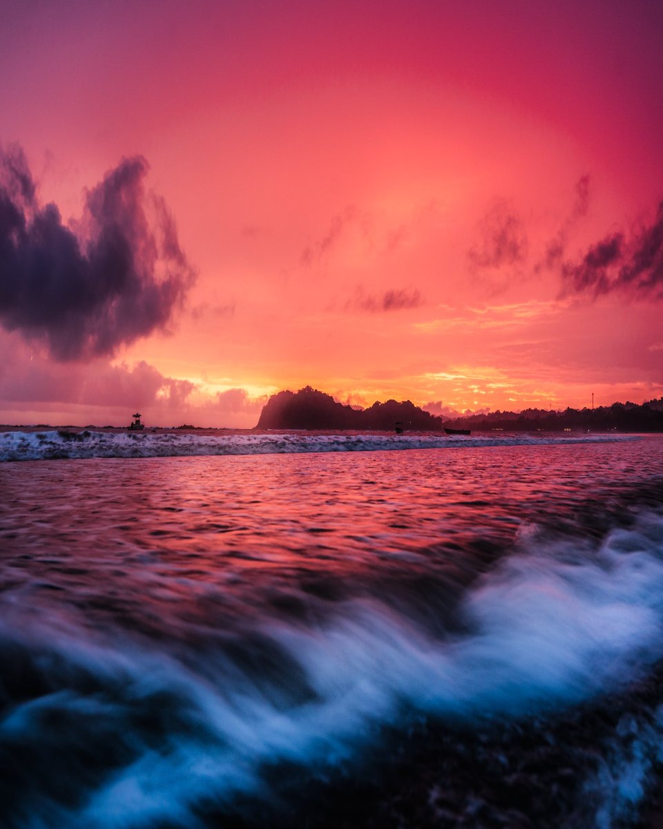 NickBrownlow_'s tweet image. Let’s keep this going! There is so much talent in this space.

Photographers, show me you best sunset/sunrise photo 🌄 

Retweeting all!!