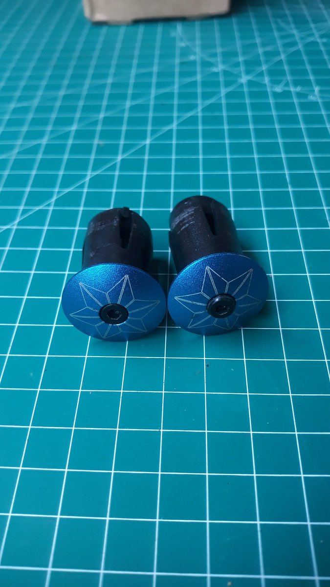 Faisal11057477's tweet image. Barend Supacaz ,bontrager tag all  75.000

#fnfjb #frameset
#barset #barend