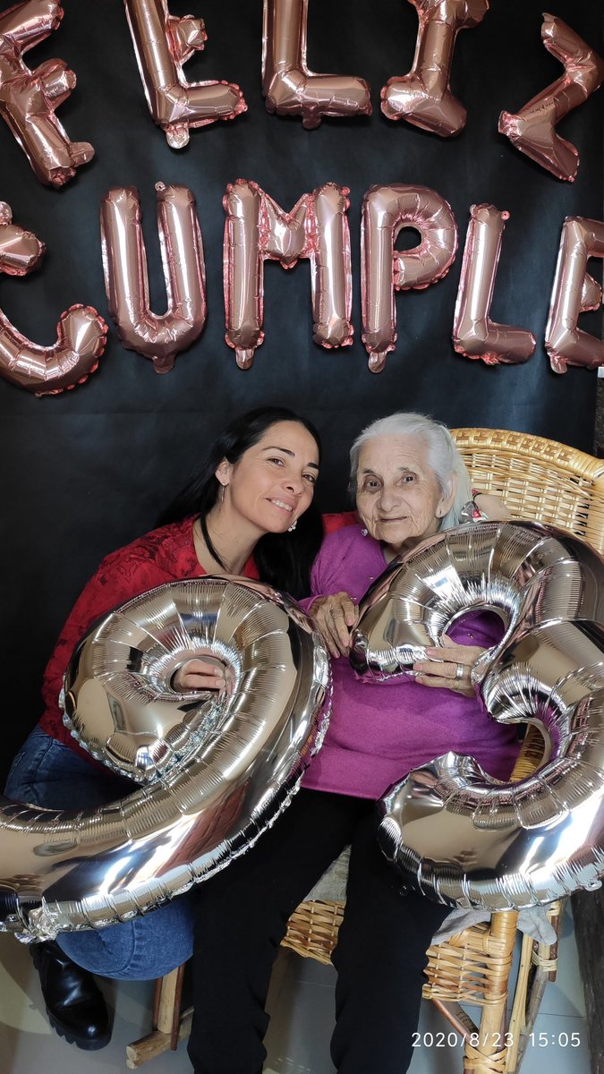 ritariosballet's tweet photo. El cielo está de fiesta hoy es cumple de mi viejita hermosa te amo y extraño mucho besitos voladores 💖💖💖 https://t.co/dgQFigB1pD