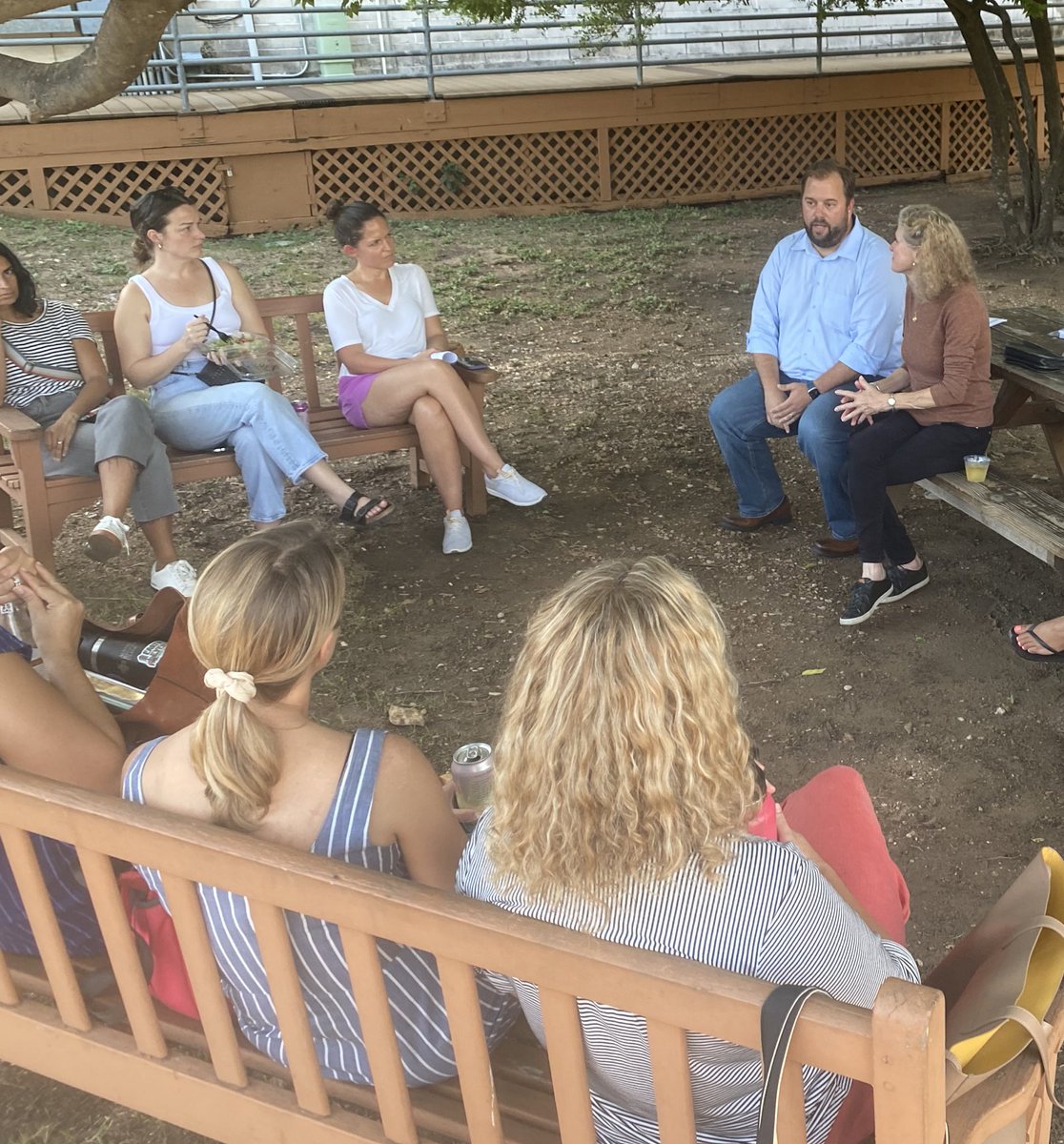 renkate's tweet photo. Day 82: Had the incredible opportunity to listen & learn from two Texas House of Representatives Members, @BucyForTexas and @DonnaHowardTX. Their insights into Texas politics was beyond inspiring.
There is work to do but a better world is within our reach. https://t.co/QQDdCJ3EdL