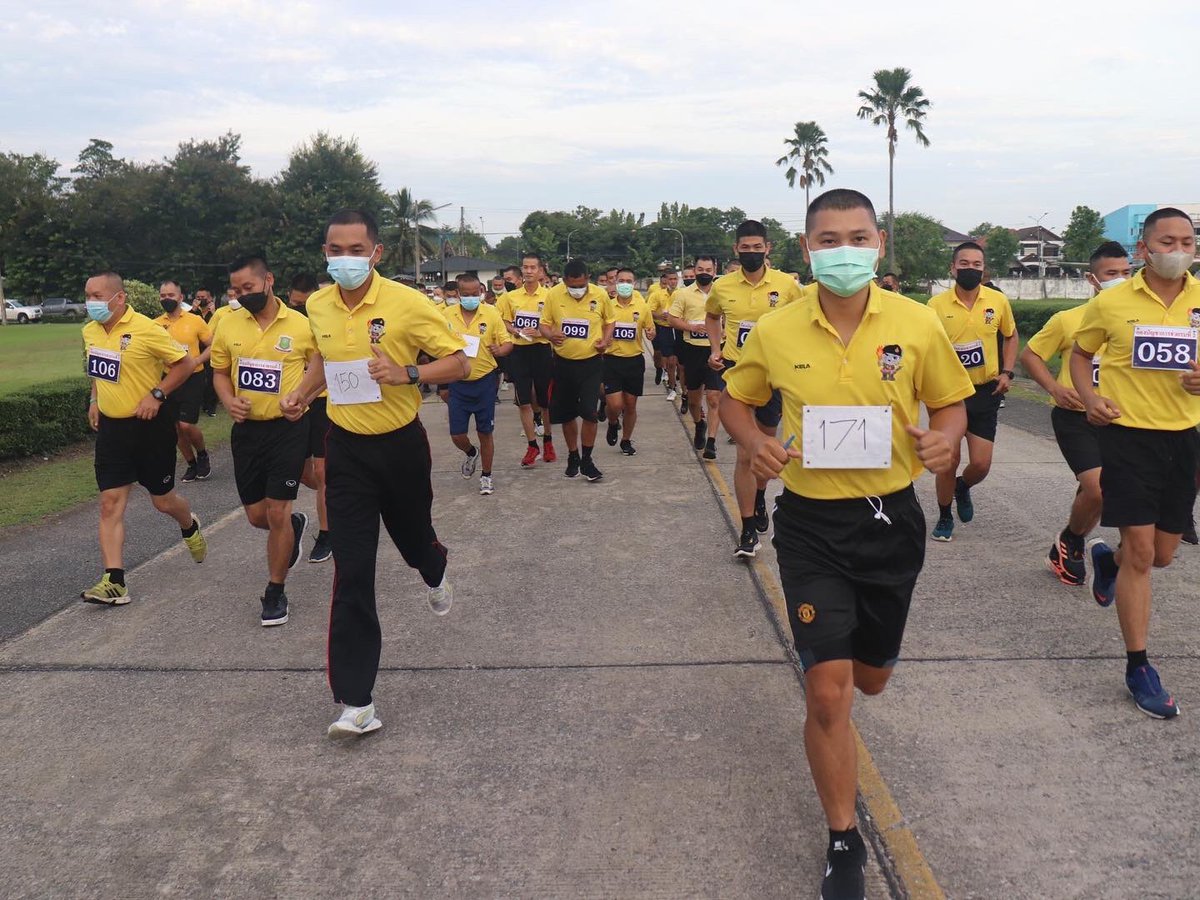 ascom2army2's tweet image. 💪ผบ.บชร.2 นำกำลังพลของหน่วยทดสอบสมรรถภาพร่างกาย ประจำปี 2565 ณ สนามหน้า บก.บชร.2 ตามนโยบายของผู้บัญชาการทหารบก ที่เน้นย้ำให้กำลังพลมีความเข้มแข็งทั้งร่างกายและจิตใจ พร้อมปฏิบัติหน้าที่เพื่อ ชาติ ศาสน์ กษัตริย์ และประชาชน 
#กองบัญชาการช่วยรบที่2