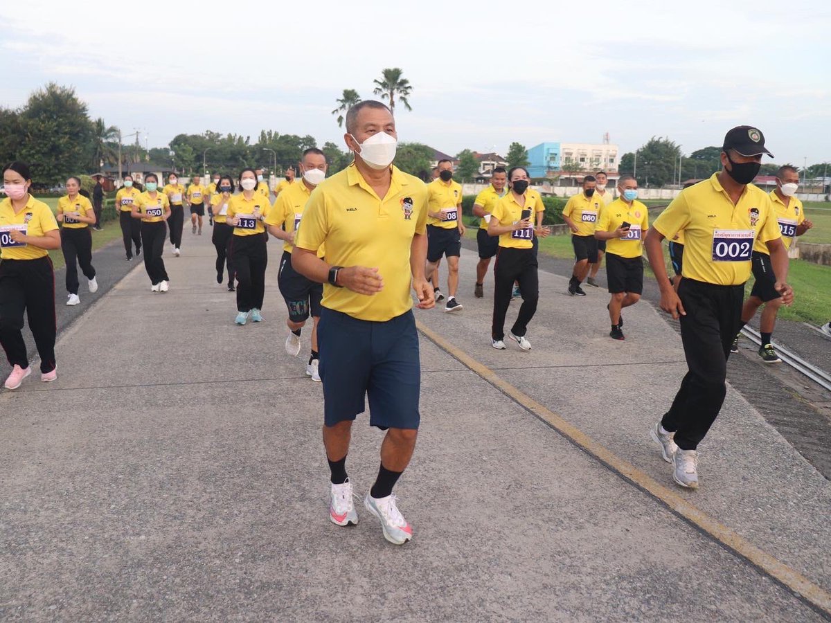 ascom2army2's tweet image. 💪ผบ.บชร.2 นำกำลังพลของหน่วยทดสอบสมรรถภาพร่างกาย ประจำปี 2565 ณ สนามหน้า บก.บชร.2 ตามนโยบายของผู้บัญชาการทหารบก ที่เน้นย้ำให้กำลังพลมีความเข้มแข็งทั้งร่างกายและจิตใจ พร้อมปฏิบัติหน้าที่เพื่อ ชาติ ศาสน์ กษัตริย์ และประชาชน 
#กองบัญชาการช่วยรบที่2