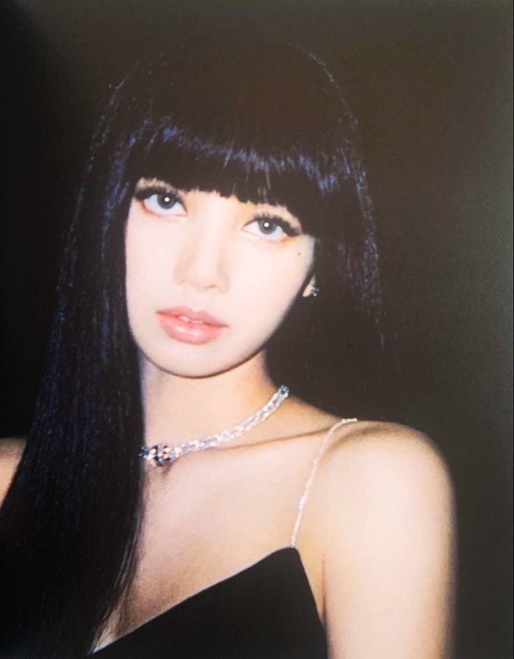 lalisahourIy's tweet photo. #리사 #LISA https://t.co/vwEkkOpYHx
