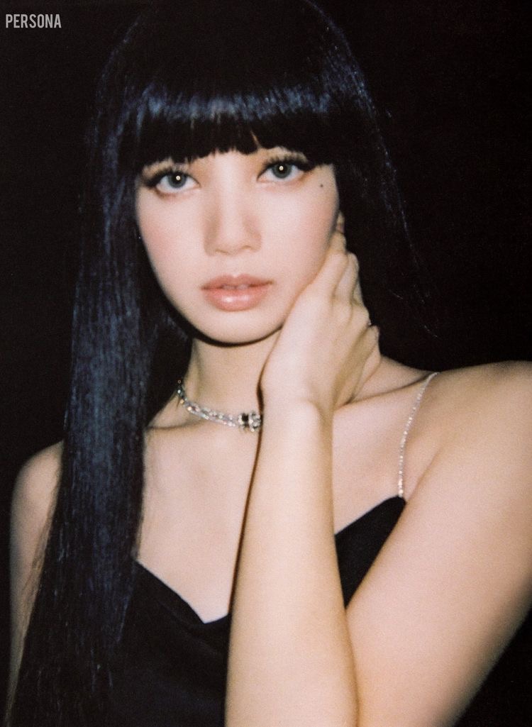 lalisahourIy's tweet photo. #리사 #LISA https://t.co/vwEkkOpYHx