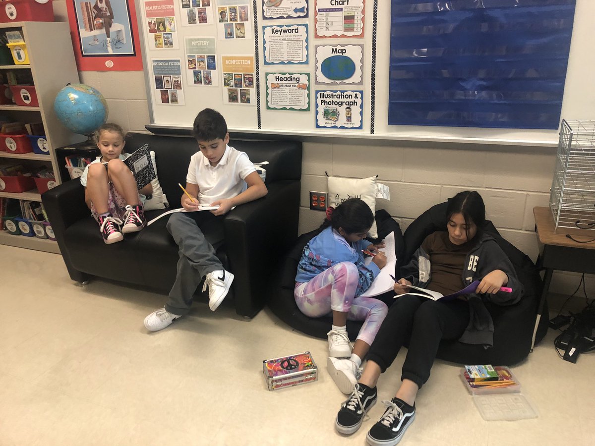 CandaceDebord's tweet photo. Working on our writing! Getting to choose their topic and where they sit really helps them to stay engaged. #tobiasproud @TobiasExplorers https://t.co/f5gNUOdA6V