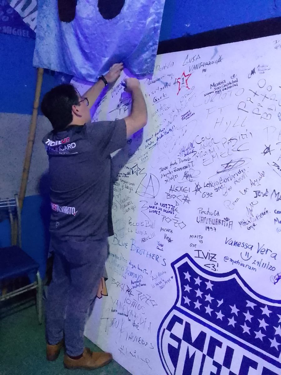 Visitando y firmando el muro, gracias por su visita ⁦<a href="/ElMediodia/">ElMediodia</a>⁩ .