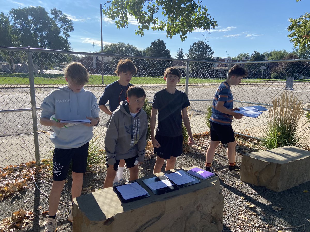 LesherScience's tweet image. Collaboration in the outdoor classroom! @Lesher_MS #sciencerules #BackToSchool