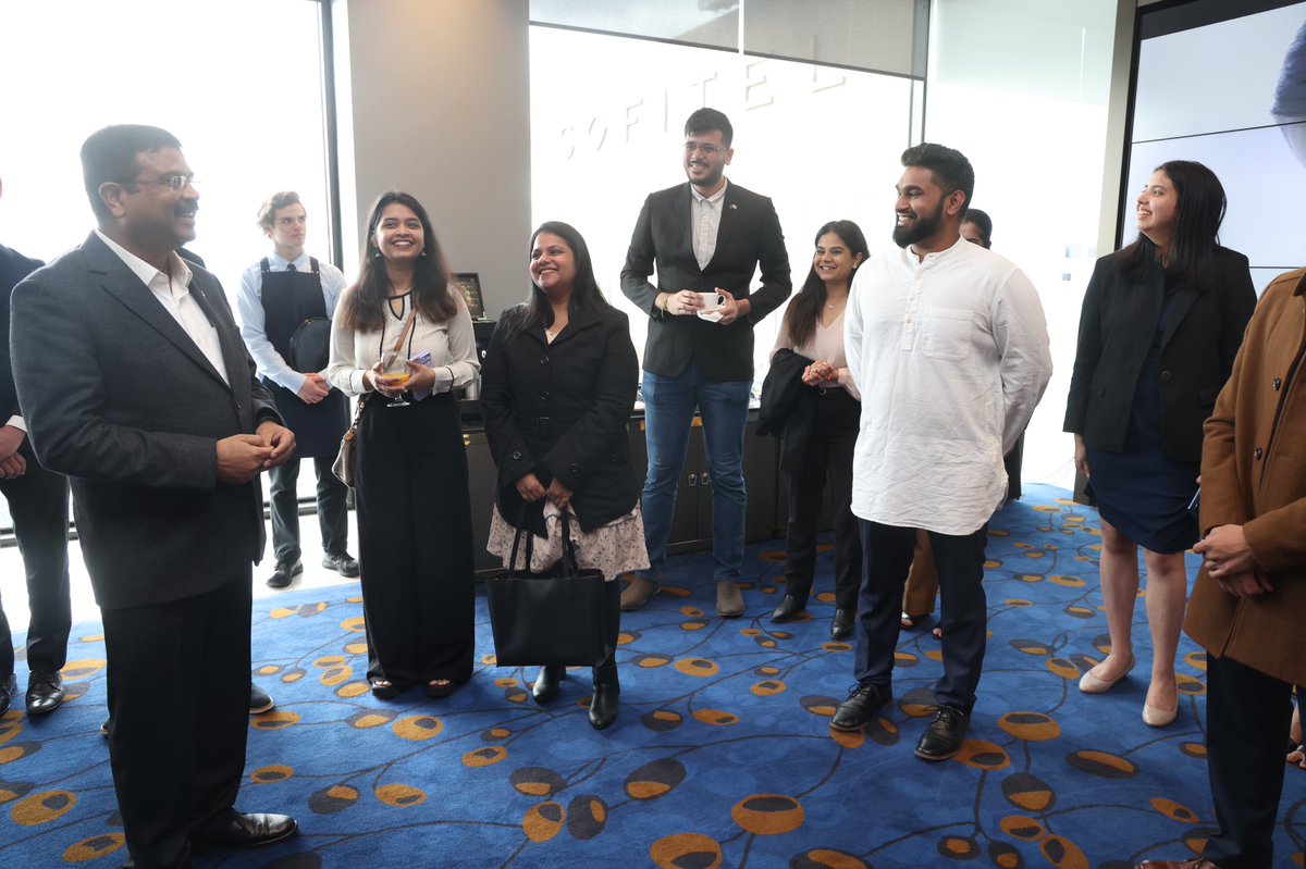dpradhanbjp's tweet photo. In Melbourne today morning, had a lively interaction with Indian students studying in Australia.

It was wonderful to learn about their academic experiences. Enriched by their ideas on establishing India as a knowledge superpower. My best wishes to them for a bright future. https://t.co/ymGMQDkN0h