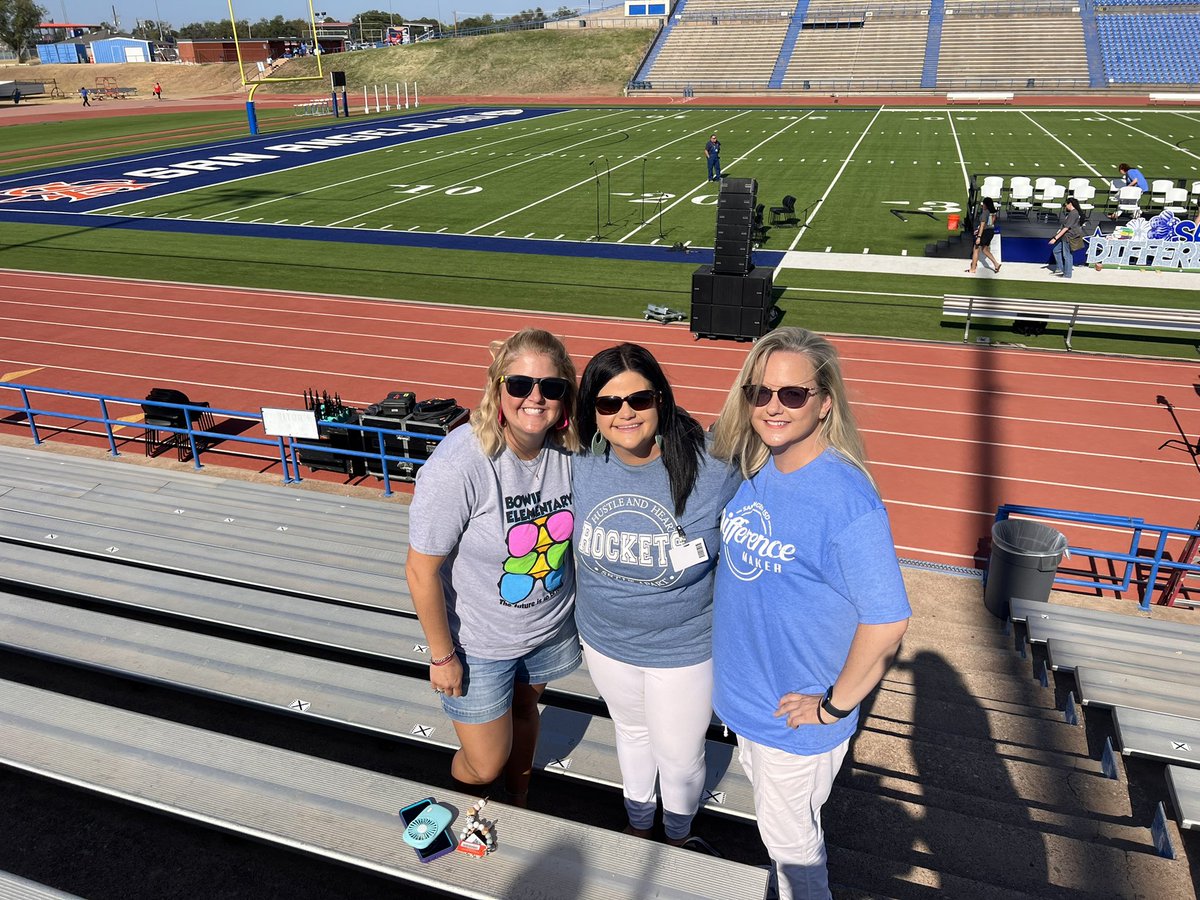 There is nothing like your childhood best friend and your adult hood best friend being your greatest supporters and cheerleaders. I sure love <a href="/HartsfieldHolly/">Holly Hartsfield</a> Connie Ramirez <a href="/SanAngeloISD/">San Angelo ISD</a> #differencemaker