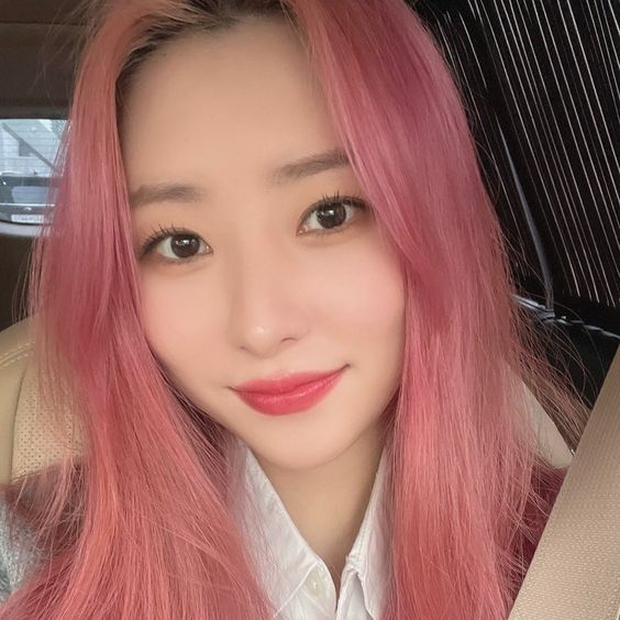 forsomnia's tweet photo. ~ you’ve got a delivery: Butter cookies and Hot chocolate + Pink lilies 

to: @Wheein_dFlower

from: @obliviousden
💌: "Things will get better. I love you 💙" https://t.co/5xeP6yeoNI
