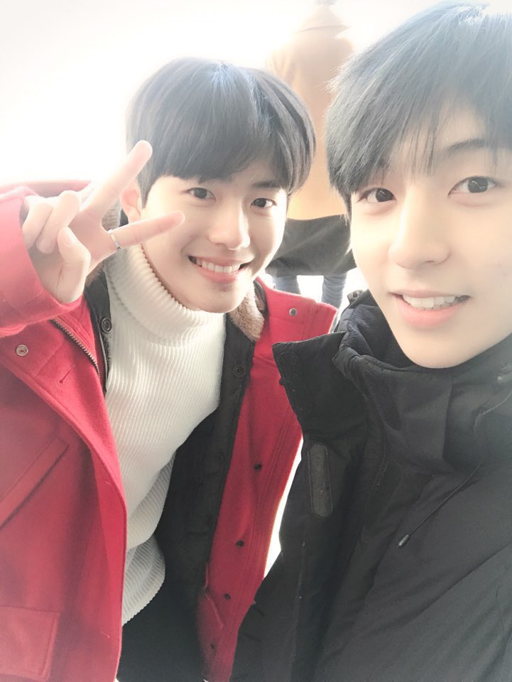 daeyoonthinker's tweet photo. 생일 축하해 우리 최뽐 막냉이~ 🌸🤍

#OurAngelBominDay
#최보민 #여름에_���어난_봄_보민아생일축하해
#GoldenChild  #골든차일드 
@GoldenChild @Hi_Goldenness https://t.co/qwwbulPP9g