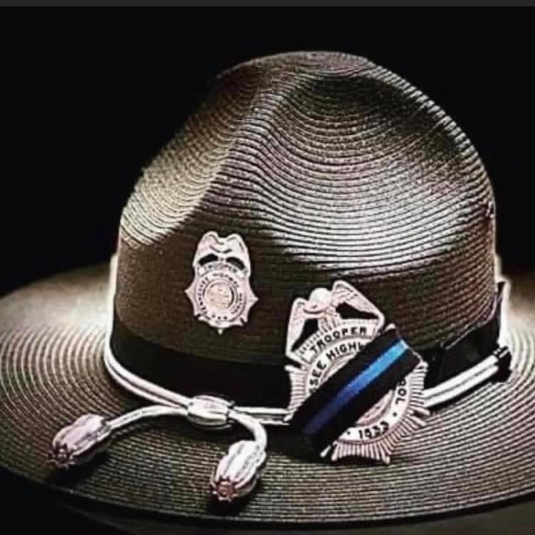 Sad day for our #Frontlineheroes in #LawEnforcement our thoughts and prayers go out to the family and co-workers of the Tennessee Highway Patrol. wvlt.tv/2022/08/23/thp…