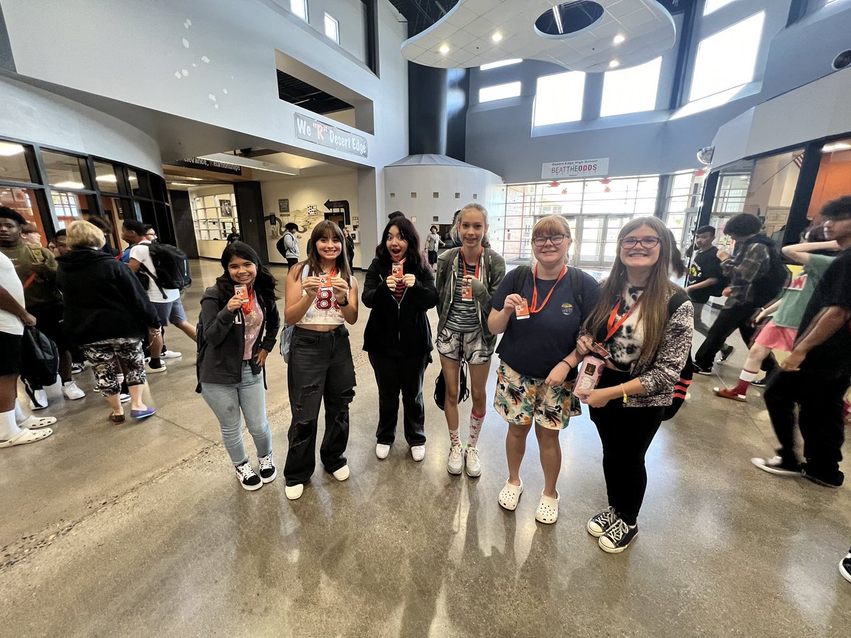 DesertEdgeHS's tweet photo. We have started handing out Student IDs and love seeing our Scorpions wearing them proudly.
🧡🦂🖤 #DEHS #ScorpionNation #WeAreDE #DesertEdgeHighSchool #DesertEdgeHS #WeRDE #GoodyearAZ #School #HighSchool #GoodyearLife #CityofGoodyear #CreatingChoice #CraftingCharacter https://t.co/9CX7zz6BEy