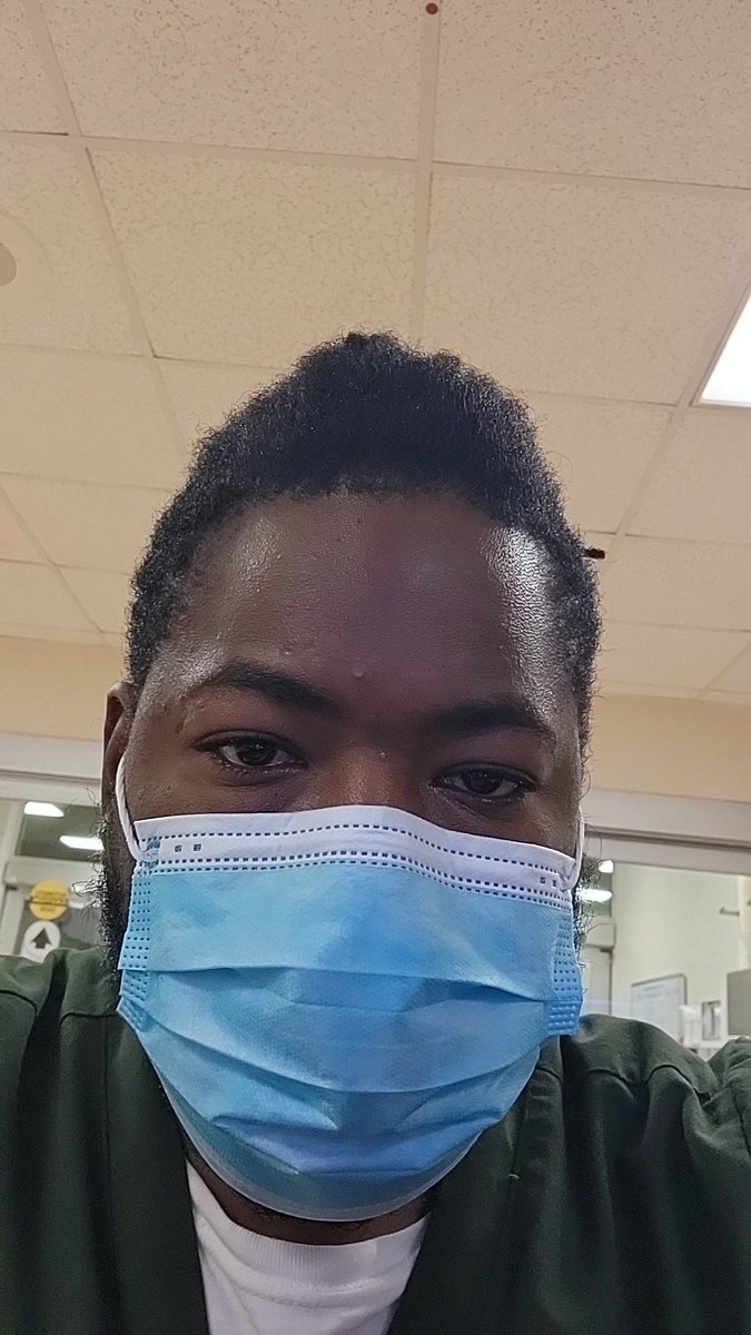 mpimpin07's tweet photo. A nigga be bored af at work, but that check be lovely 😍 https://t.co/zLEyWsQSal
