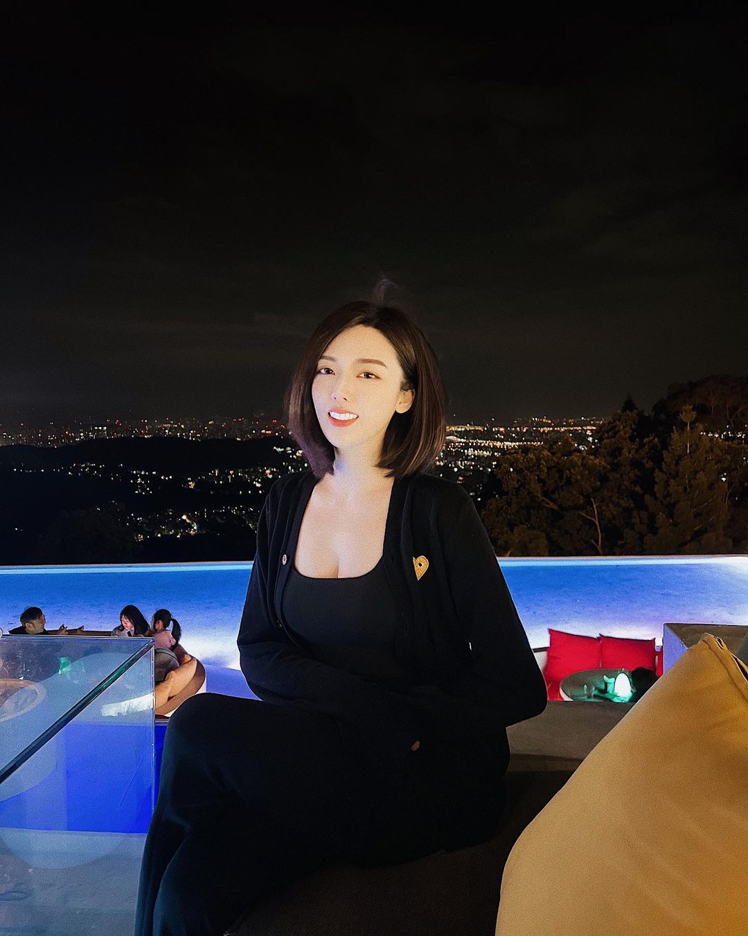 极品女友 SWAG Rita 一起开车 on Twitter "月色寂寞 只想要你陪🤍 性感 小姊姊 https//t.co