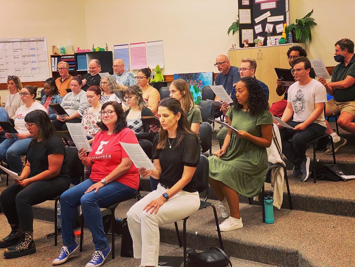 hehschoirs's tweet photo. Our D211 Adult Chorus started tonight and it was a BLAST! 32 adults of all ages and backgrounds are coming together on Tuesday Nights to make music! #d211 #continuingeducation #adultchorus #hoffmanhs #d211music https://t.co/MTvWeY2Cjc
