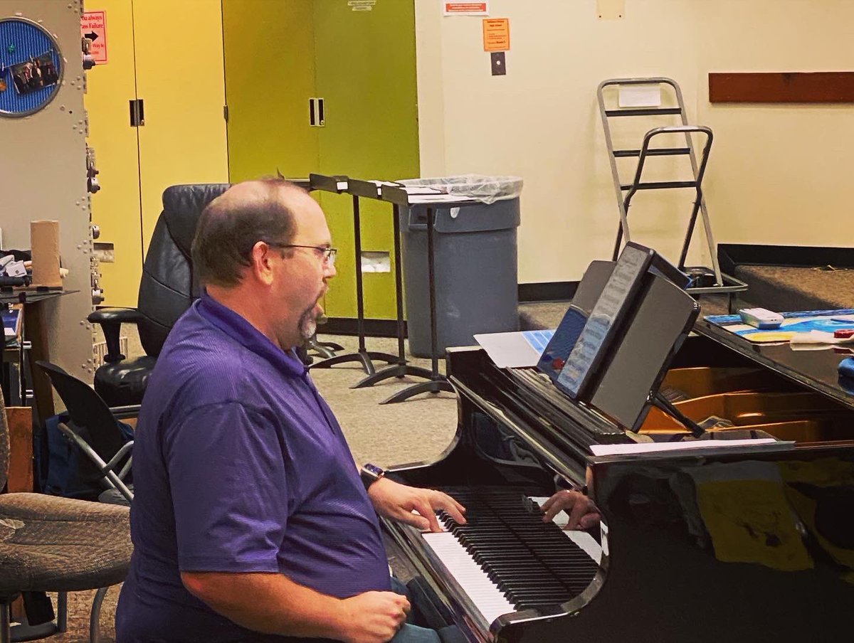 hehschoirs's tweet photo. Our D211 Adult Chorus started tonight and it was a BLAST! 32 adults of all ages and backgrounds are coming together on Tuesday Nights to make music! #d211 #continuingeducation #adultchorus #hoffmanhs #d211music https://t.co/MTvWeY2Cjc