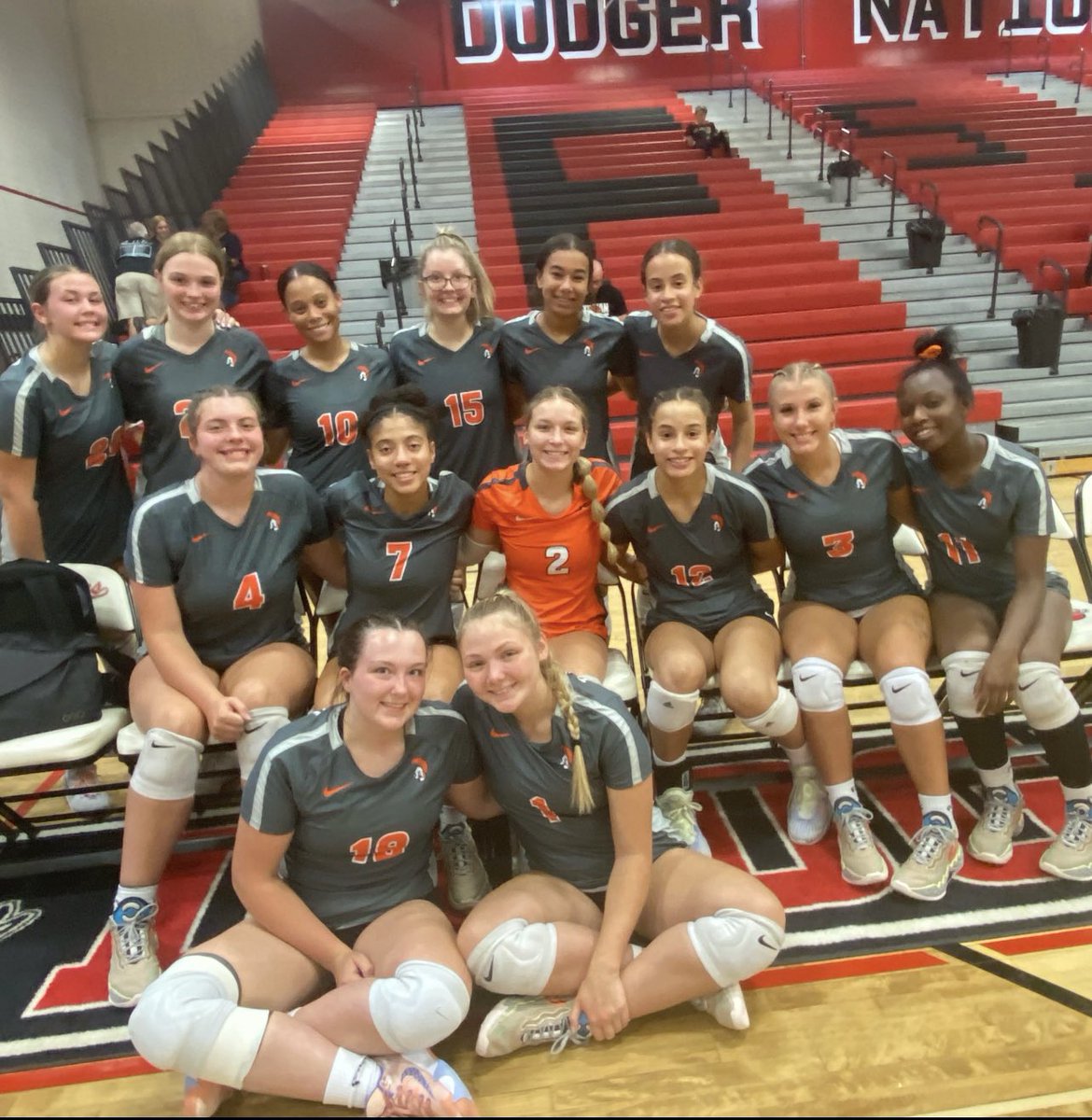 timmoses68's tweet photo. Trojan Nation: Congratulations to our Volleyball team on a great come from behind win on the road tonight against Fort Dodge. Down the first two games!  Came back to win the next three…first win in the New IAC Conference…🧡🏐🖤 https://t.co/6JsqhJDB3U