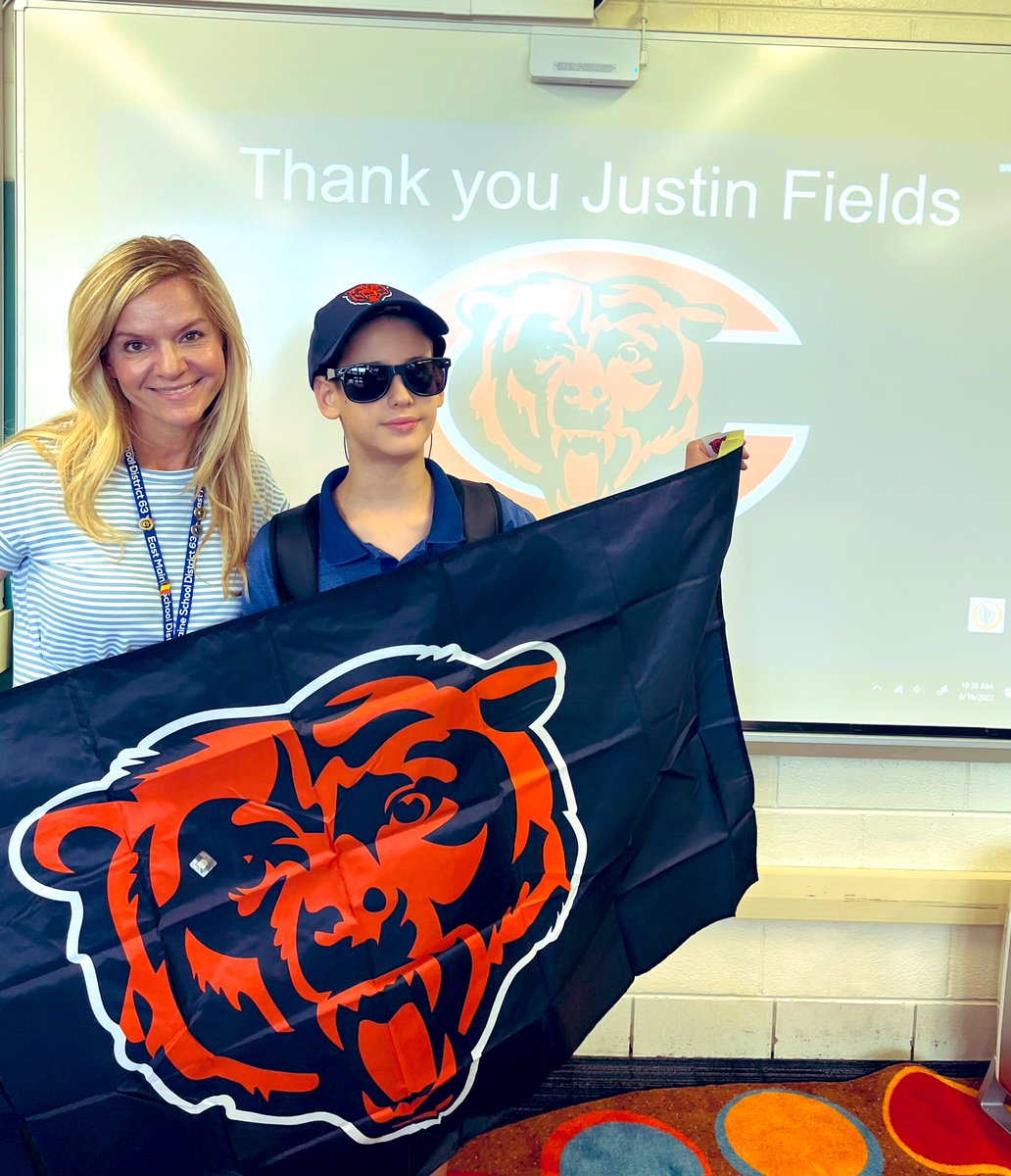 emmaeducates's tweet photo. Thank you @ChicagoBears and @justnfields for taking time to send a big fan some autographed items!  His research on Justin Fields and written biography was definitely rewarded!  Your support is very appreciated by our @MarkTwainD63 and staff! https://t.co/oqas6Px0VY