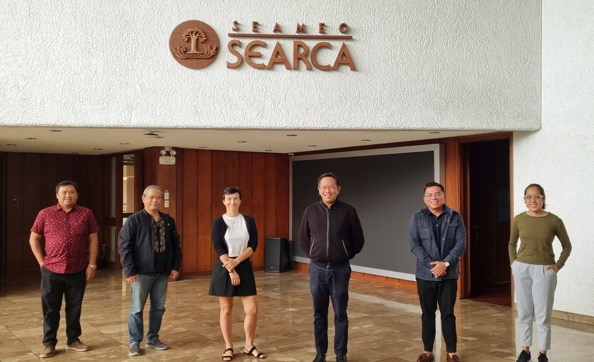 FlavieLuce's tweet photo. Presenting #prezode and #Livehealth to SEARCA for future collaboration in #OH.
@Cirad @Grease_Network @PREZODE_Intl @UPLBOfficial @rico_ancog https://t.co/XCWg4YgWxw