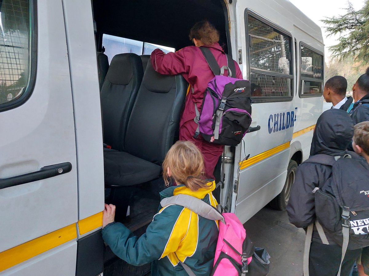 _ArriveAlive's tweet photo. Engen fuel transports vulnerable learners to school https://t.co/vWjjFzkQ0Q
#ArriveAlive #Transport #VulnerableLearners @Engen_SA @TruckAndFreight https://t.co/QpqLYEFi2a