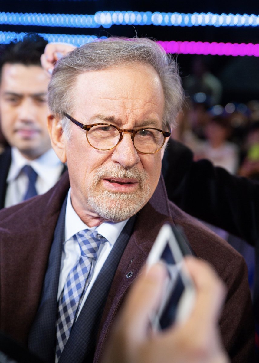 WhinyRepublican's tweet photo. @TreatDevourer @john12948833 @ImNotOwned That is not why. I was doing a Spielberg cosplay for comicon. https://t.co/NOBGOOFuFG
