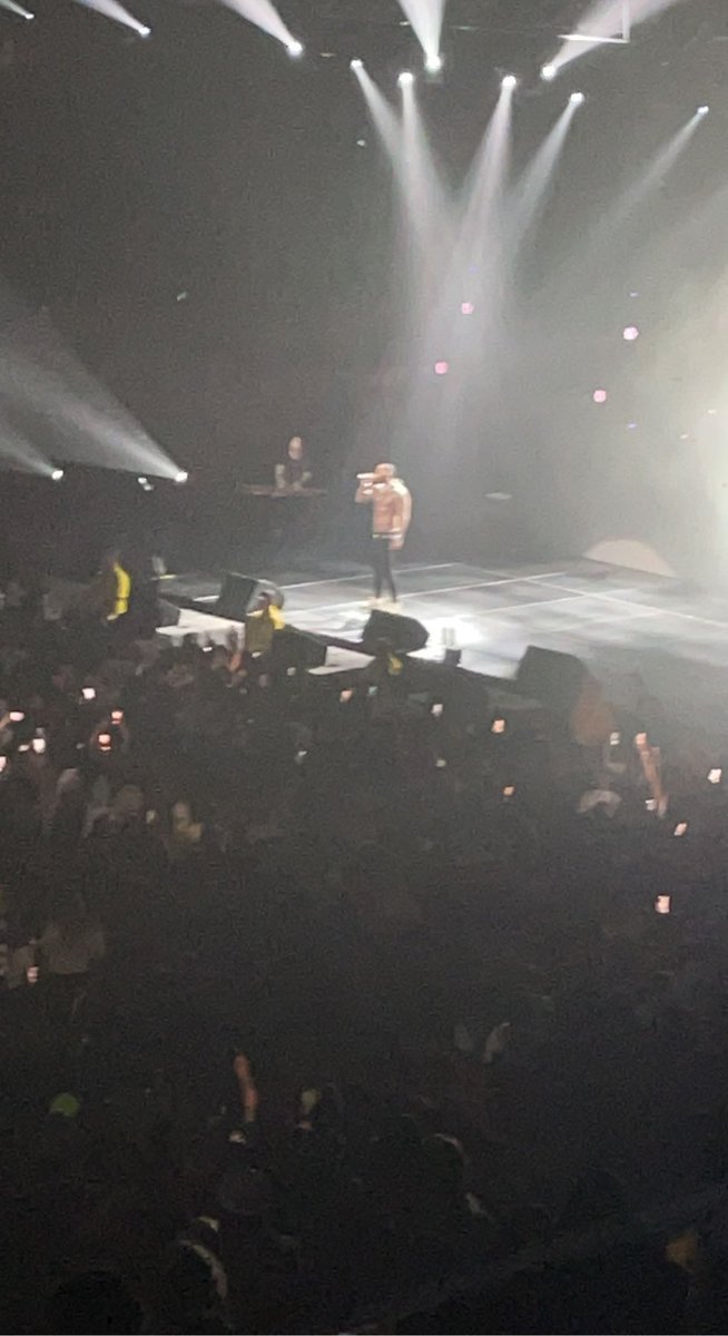 LScott2's tweet photo. Omg @iamkevingates don’t make me cry.. talking about “is there anybody you lost you can’t live without” lol my native won’t let me look weak.. my sister always lived vicariously through me. I live for her daily since https://t.co/tHo5gJSF3z