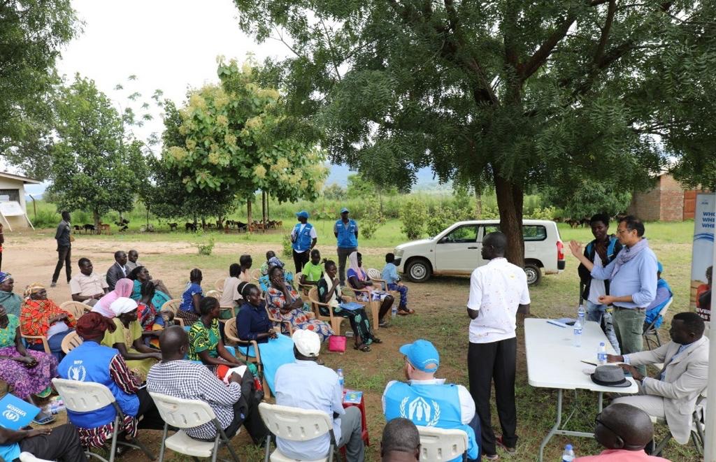 UNHCRSouthSudan's tweet photo. #UNHCR Representative in #SouthSudan @jhamal4 met with #Magwi County Commissioner this week in a ceremony marking the start of a new livelihoods project that aims to empower women with PSN households and strengthen community support.
#SSOT
#ItTakesAVillage https://t.co/s5Mj2fd6NV