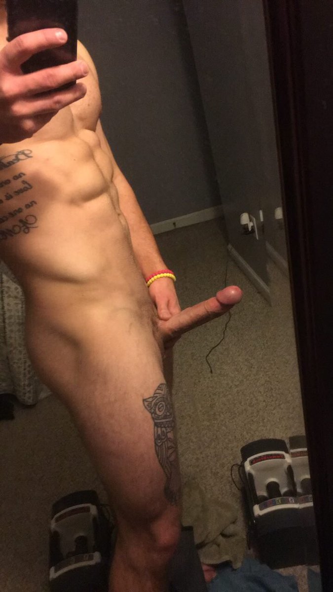 It ain’t gonna suck itself 😈

RT or DM for more 🍆