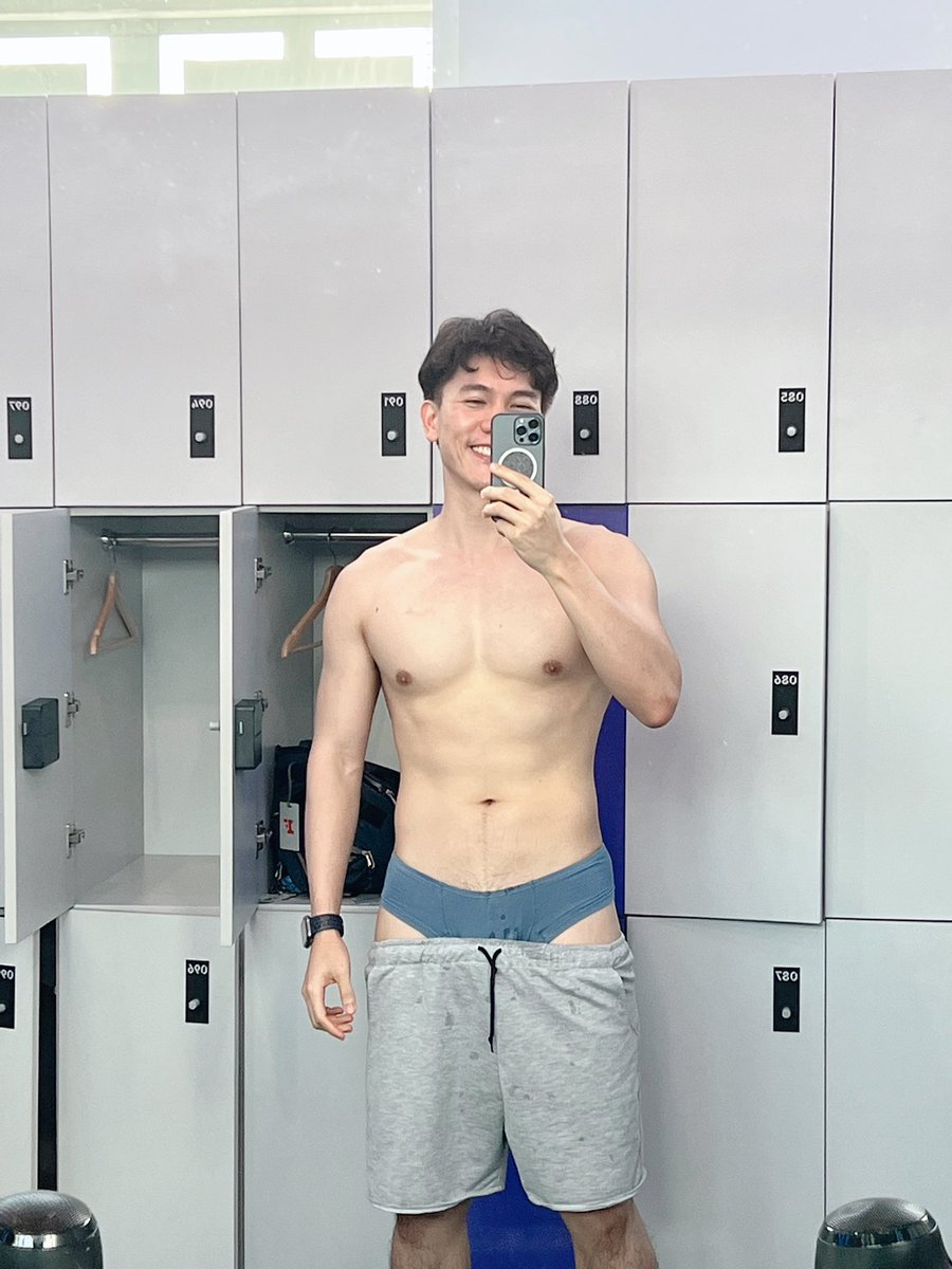 SSYNTH21's tweet photo. How to อวดกางเกงในใหม่ (ที่ใส่สบายมาก) แบบไม่โป๊ 😬 https://t.co/VQ44rnjlj1