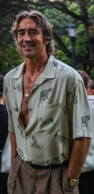 Well yes. We just love his sword swinging, crown wearing, Mirkwood throne dwelling, bling wearing, robe sporting, somewhat moody daddy. #Thranduil's alter ego happens to be #leepace, where Lee's throne is on his lush farm. It's up on the other side of earth.😂💚👑 #Hobbit #film