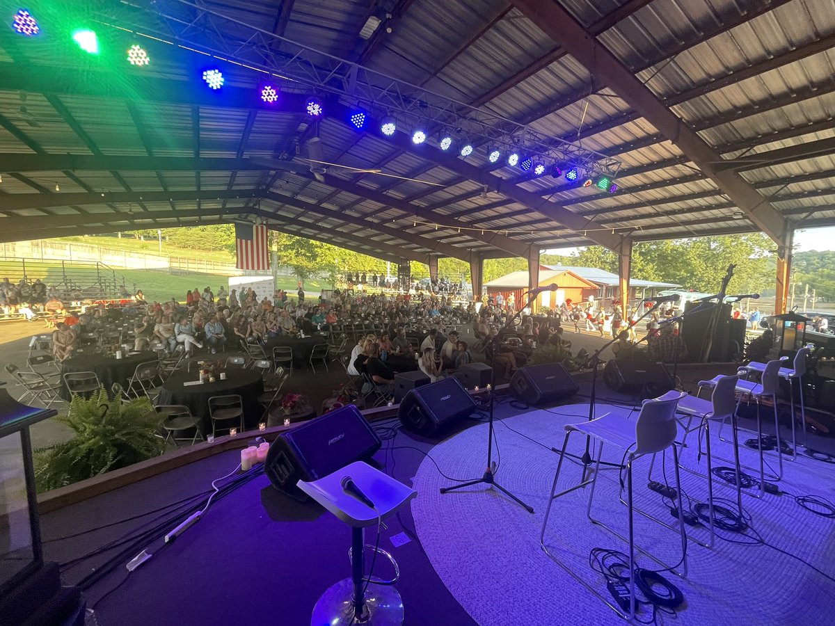 Today/tonight was so special! Humphreys County Remembers at @LorettaLynn’s Ranch was a huge success thanks to the amazing singers/songwriters, the organizers behind the scenes, & all the folks that came out to support! Thanks for asking me to host this incredible event! @WKRN