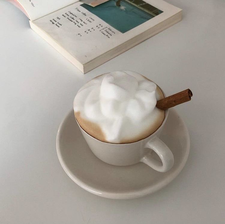 ㅤ  

͏͏͏͏͏͏

️️ ️️ ヒカル  •  08月24日   𖡡   —   shinbashi。
͏͏͏͏͏͏

 ️️ been craving for some macarons
 ️️ lately so i had to go out despite the
 ️️ slightly rainy weather. guess i’ll be
 ️️ staying in this café ‘til the rain stops.

ㅤ