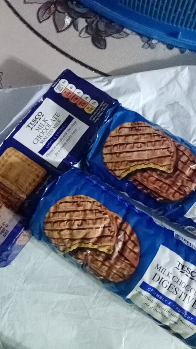KashonMY's tweet photo. Setiap kali pergi mesti habis!

Kalau korang perasan rak dekat Lotus bahagian biskut ni mesti selalu licin. Sebab biskut ni sedap weh. Sungguh! Payah betul nak jumpa dah setiap kali pergi Lotus. https://t.co/V0vqcVQvMF