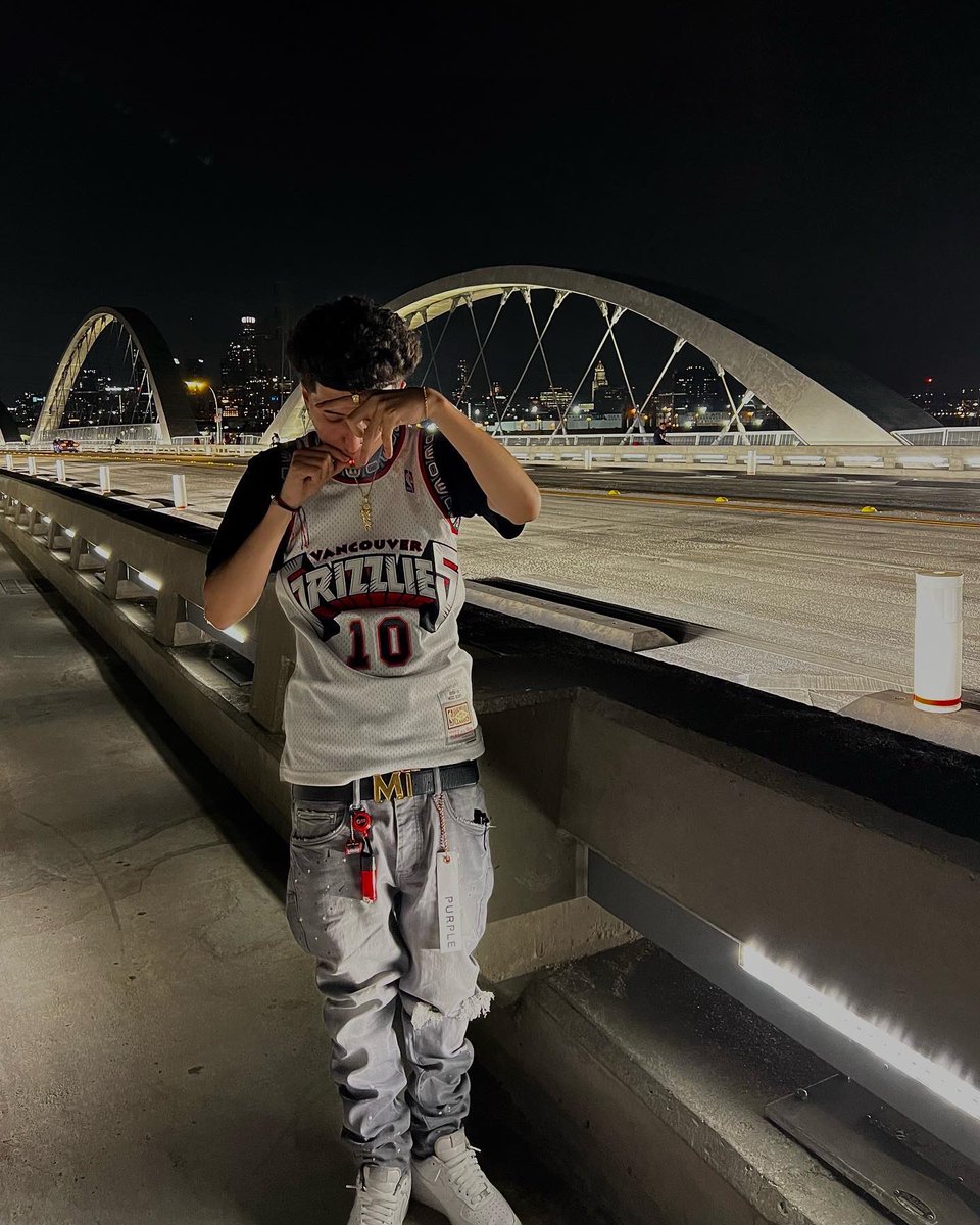 SosaFromDaEast's tweet photo. Ballin’ Like Im Mike Bibby ⛹🏽‍♂️🏆 https://t.co/st6hP2nhIb