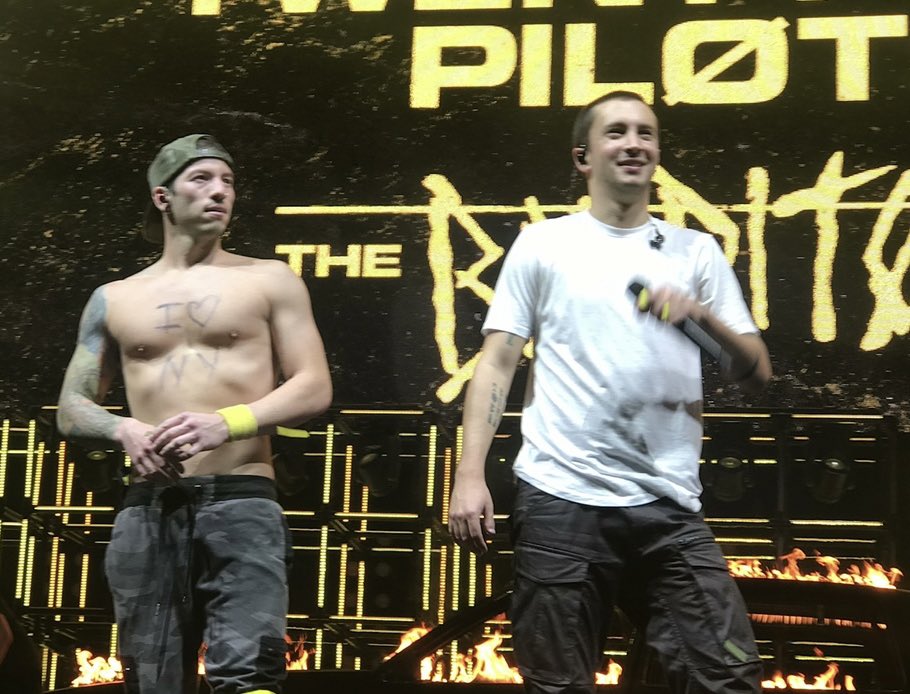 overtheboardz's tweet photo. Bandito Tour x Icy Tour

Madison Square Garden https://t.co/0hyvs6tOOE