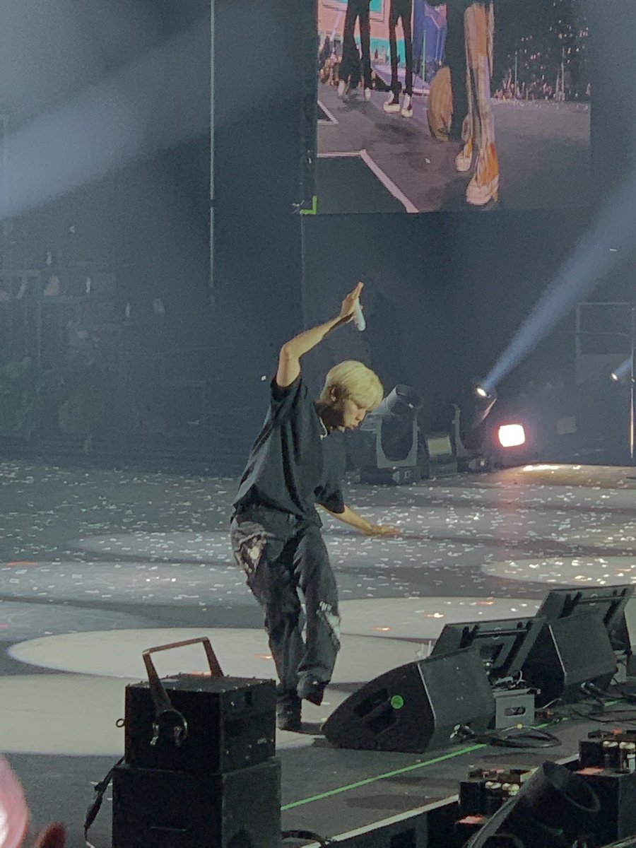 meshell_ritchie's tweet photo. This series of events had me dying 😂 Seungkwan please don’t hurt yourself 🤌🏼 @pledis_17 https://t.co/slfR0qm8ls