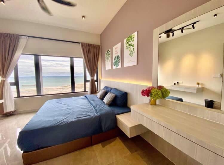 jomtravel_'s tweet photo. Grand seaView Family Suite, Melaka

View laut kat Melaka? Korang pergi la menginap kat sini. Tempat selesa, ala2 mewah dan view cantik. RM166++/night. 4 orang onzz! https://t.co/DTnb6vkxNS