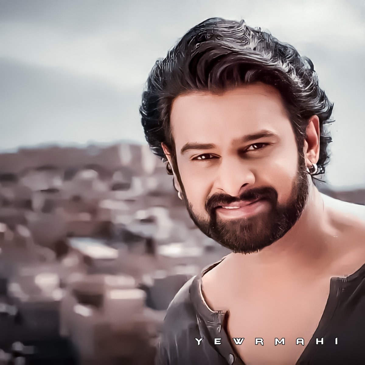 YewrMahi's tweet photo. E look tho oka movie padithe 💥
#prabhas #salaar #actorprabhas https://t.co/dLX08to069