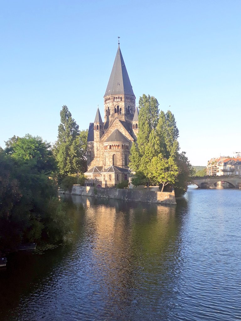 hicara1's tweet photo. #chiarabike quest'anno ho scelto la
#Mosella in #bicicletta
@fiabonlus
@ViaggiareSlow
Da Epinal a Koblenz
#Tappa2 da Nancy alla cattedrale di #Metz
#vacanzeinbici
@BiciLive
@ViaggiareSlow
@bikeitalia_it
@mybikehappydays https://t.co/bIQFSMYD5o