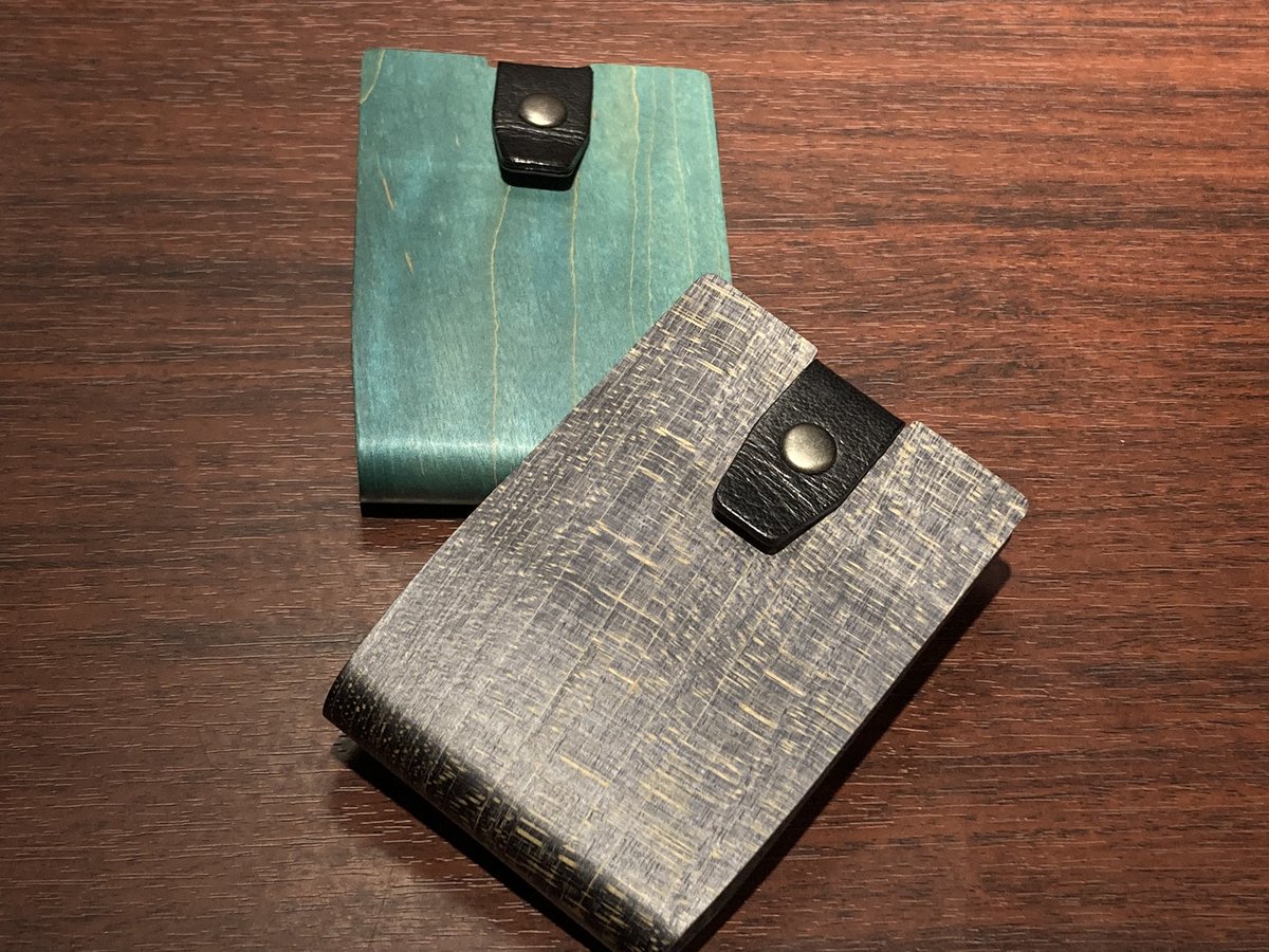 1Marunouchi's tweet photo. 新潟の里山の木を用い、
製品をつくるほどに
森が健康で美しくなる仕組みを
地元林業と協業している
#STORIO の製品から名刺入れをご紹介!
名刺入れには勿論、カードケースとしても
ご利用いただけます。
美しい木目がご堪能いただける
一味違う個性的な一品はいかがでしょう?
#神保町いちのいち https://t.co/enTCV945oC